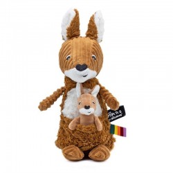 Kangaroo mom and baby by Les Ptipotosis